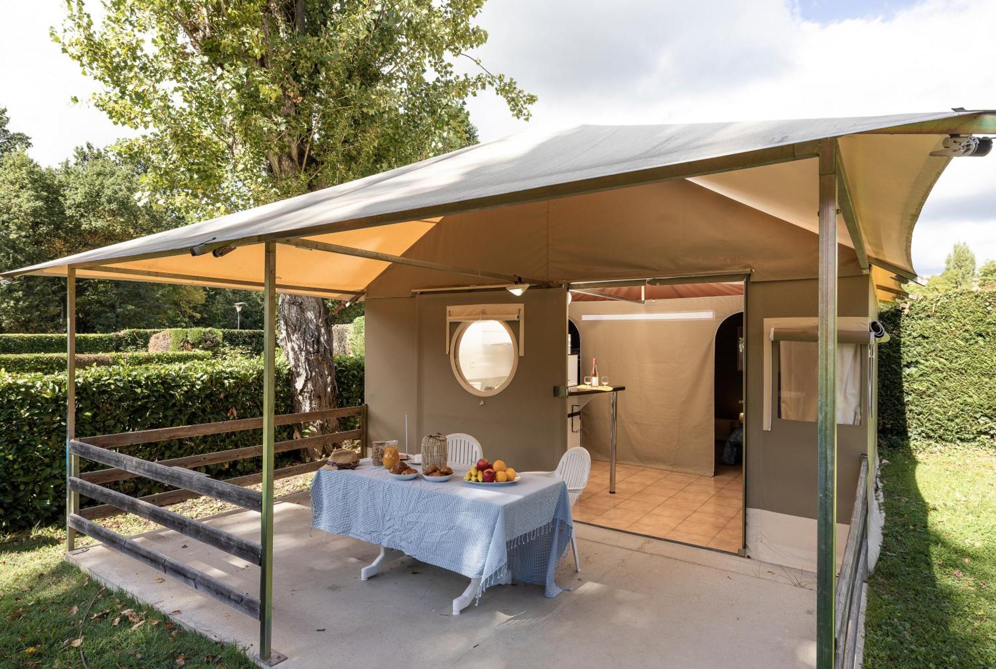 Camping Le Lac Des Sapins Cublize ภายนอก รูปภาพ